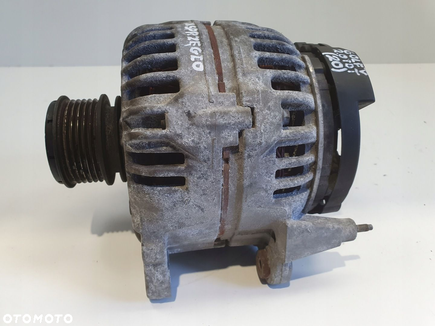 VW Golf V 2.0 TDI ALTERNATOR bosch 06F903023F 140A - 5