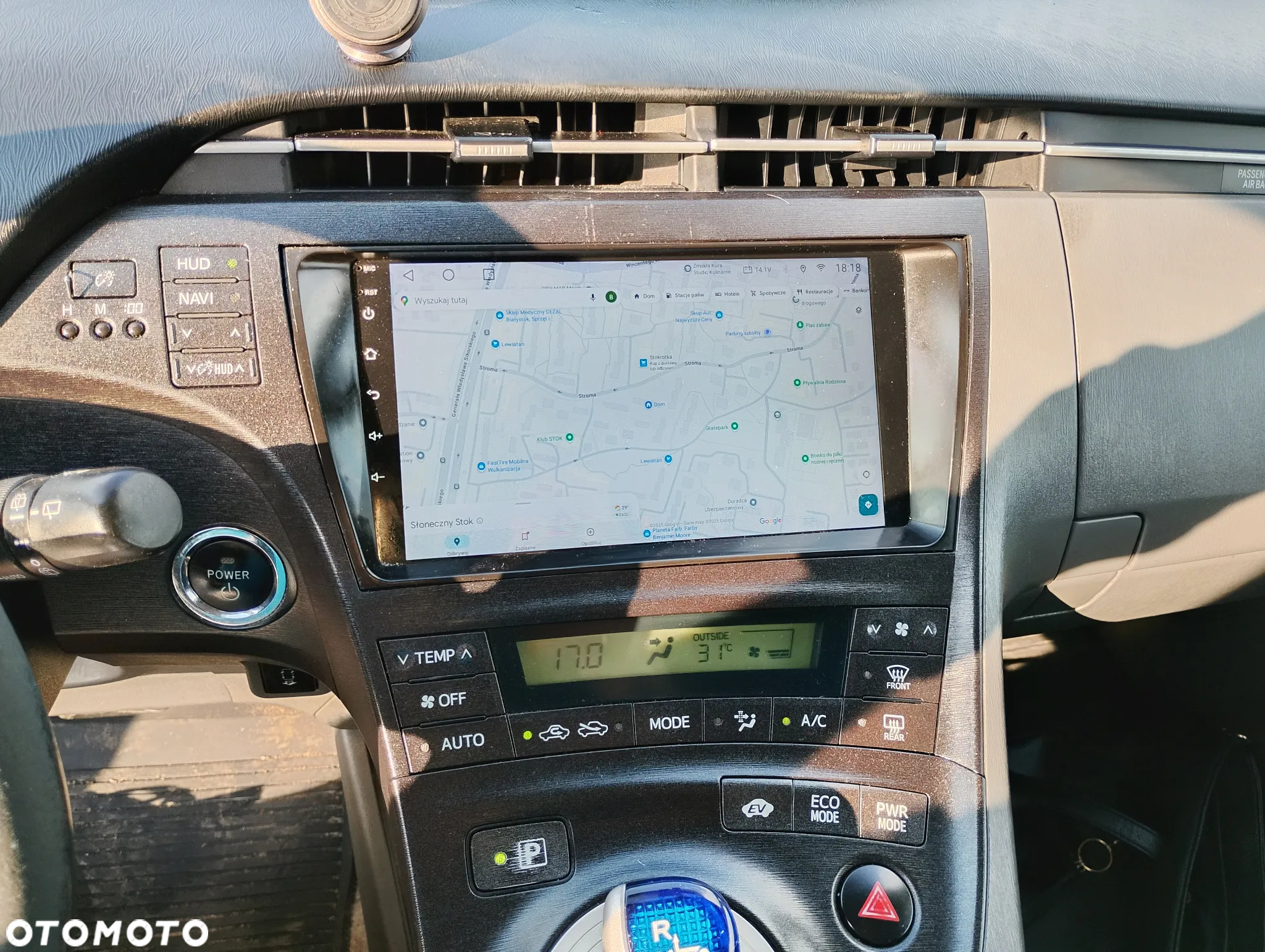 Toyota Prius 1.8 HSD Sol - 3