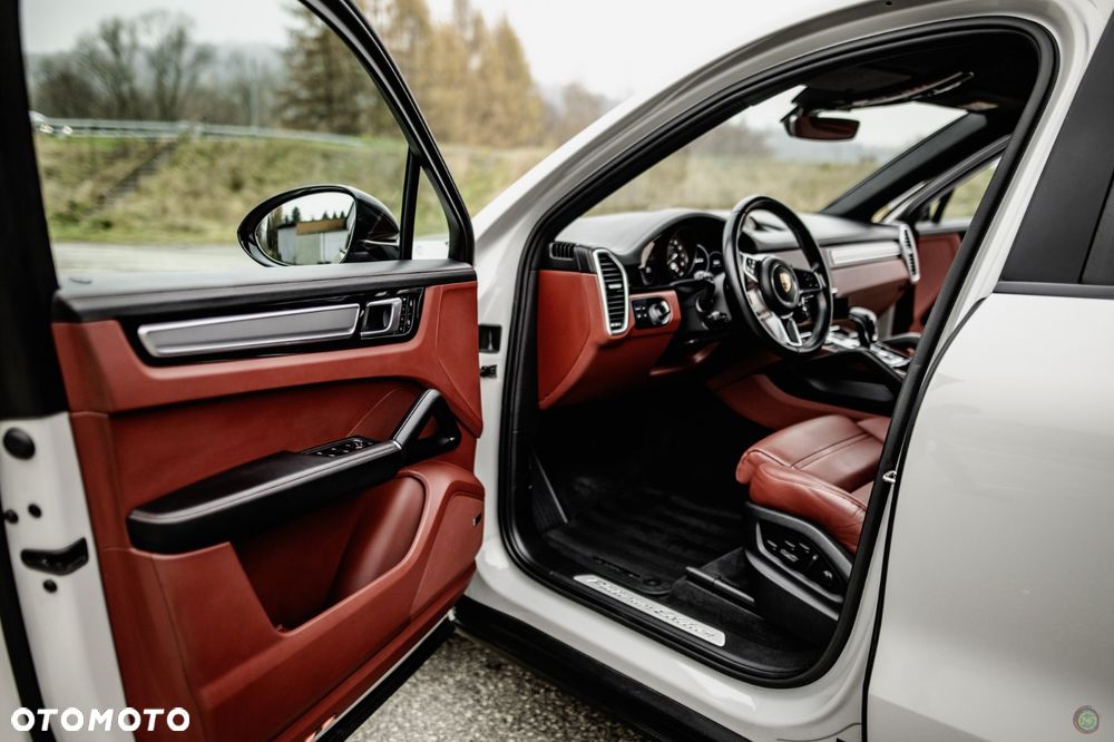 Porsche Cayenne E-Hybrid Platinum Edition - 13