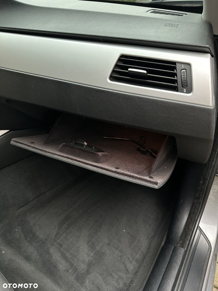 BMW Seria 3 318d DPF - 21