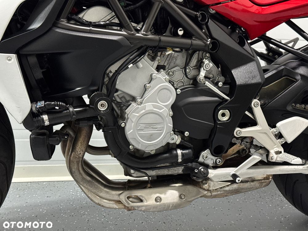 MV AGUSTA Brutale - 24