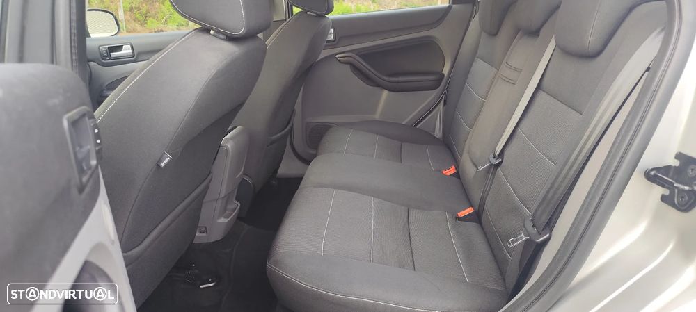 Ford Focus SW 1.6 TDCi Titanium - 12