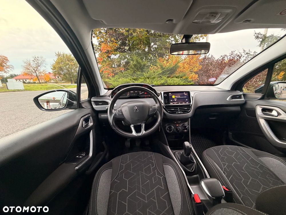 Peugeot 2008 1.2 Pure Tech Style - 22