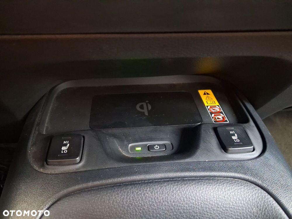 Toyota Corolla 1.8 Hybrid Comfort - 24