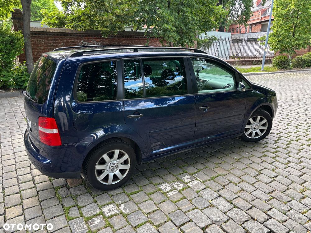 Volkswagen Touran 1.9 TDI Conceptline - 9