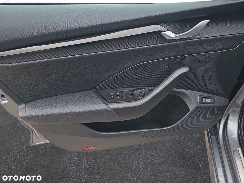 Skoda Octavia 1.5 TSI mHEV Selection DSG - 12