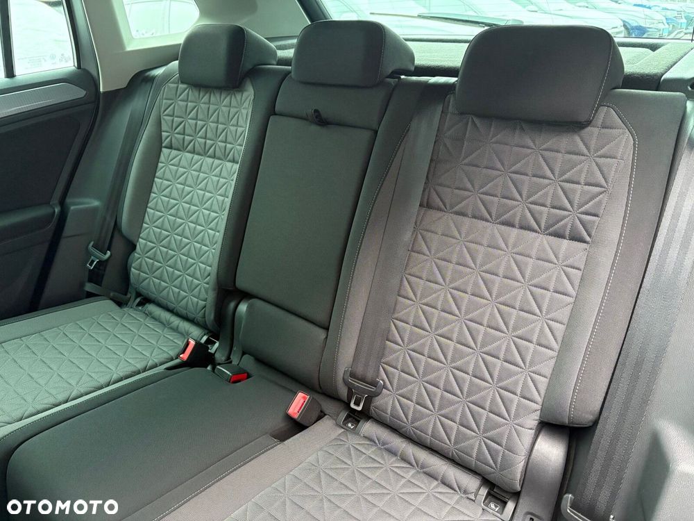 Volkswagen Tiguan - 13
