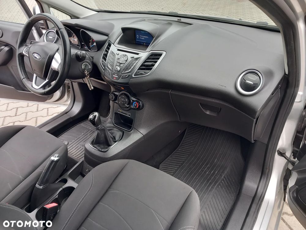 Ford Fiesta 1.5 TDCi SYNC Edition - 23