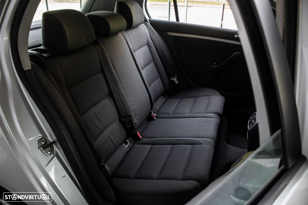 VW Golf 1.6 FSi Confortline - 28