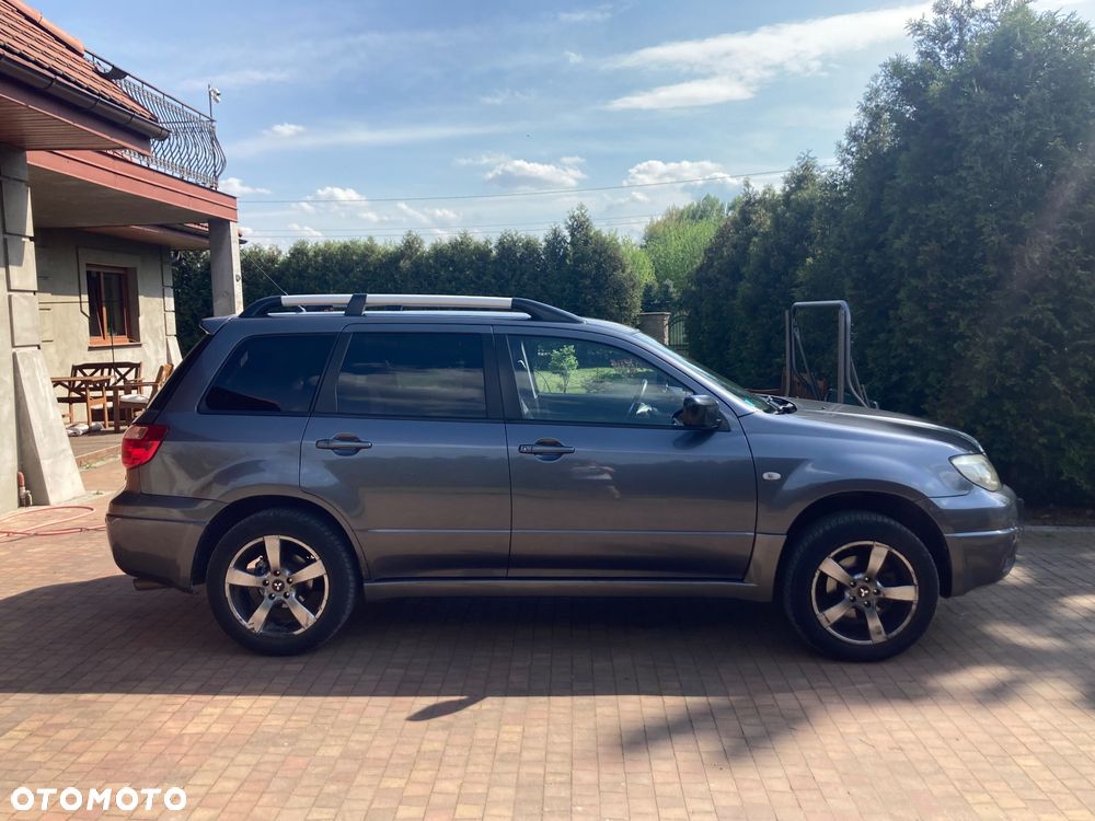 Mitsubishi Outlander 2.0 2WD Invite - 3
