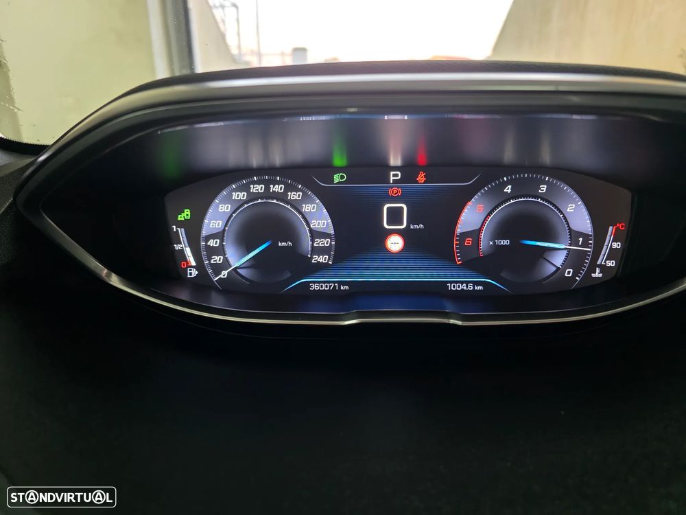 Peugeot 5008 1.5 BlueHDi GT Line J19 EAT8 - 11