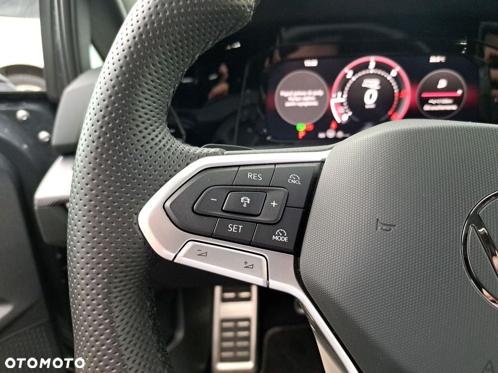 Volkswagen Golf Variant 2.0 TDI R-Line Plus DSG - 25
