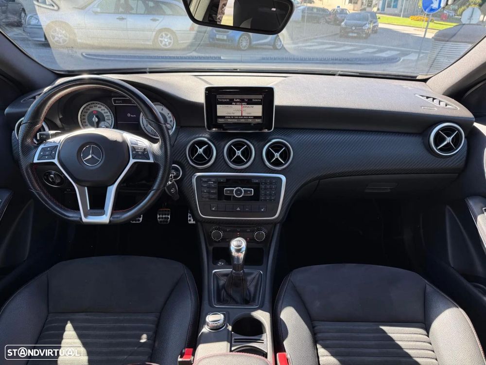 Mercedes-Benz A 180 AMG Line - 9