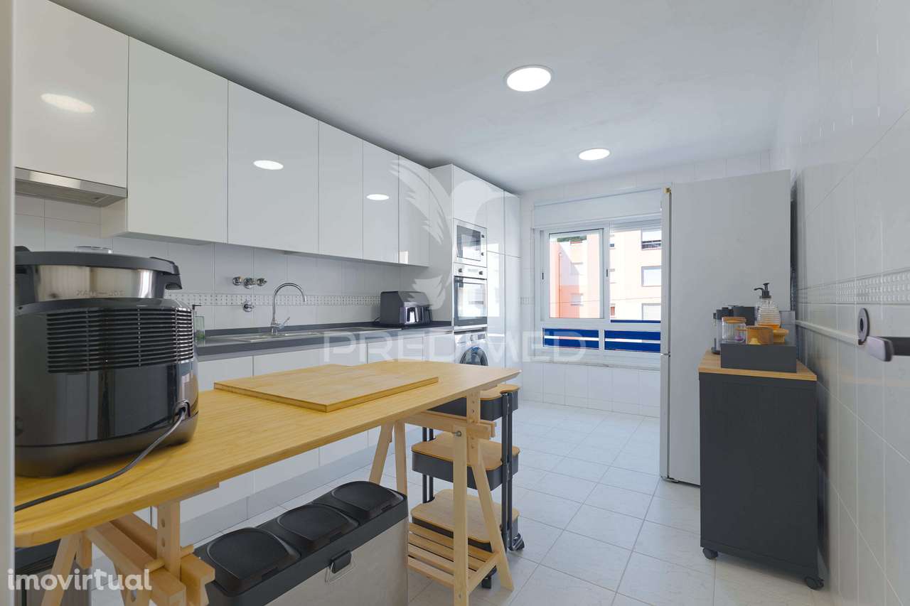 T3 em excelente estado com varanda, perto de Loures e acessos a Lisboa - Grande imagem: 3/20