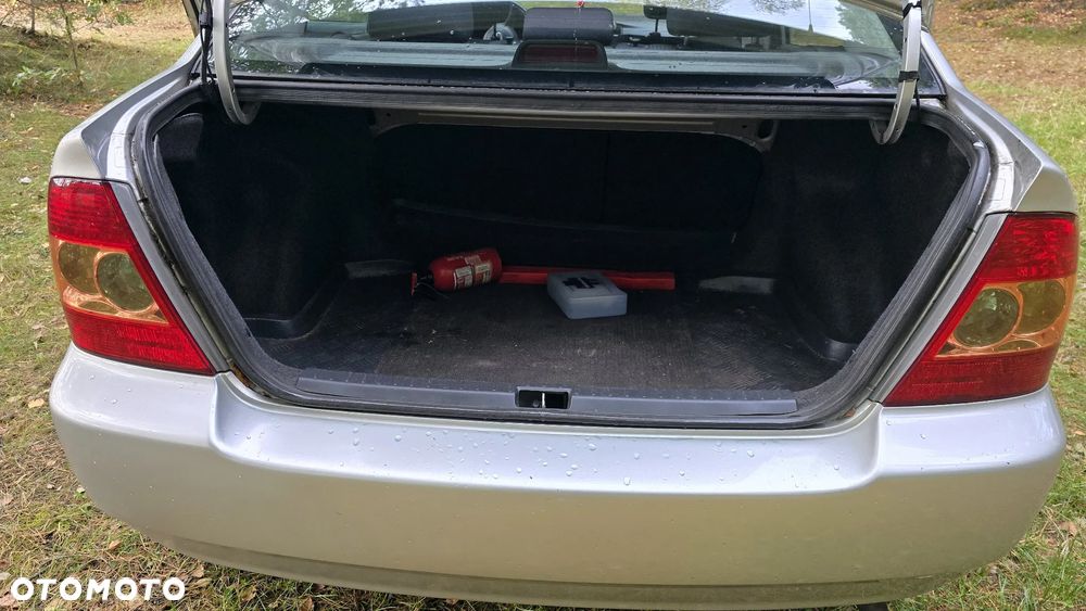 Toyota Corolla 1.6 VVT-i Terra - 10