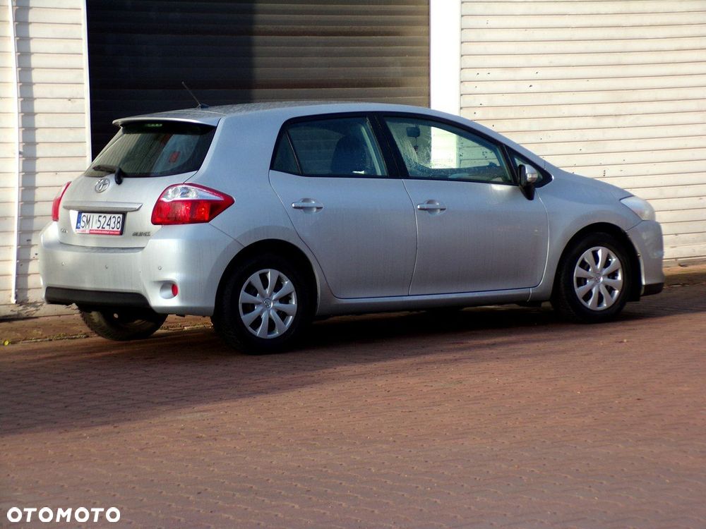 Toyota Auris - 16