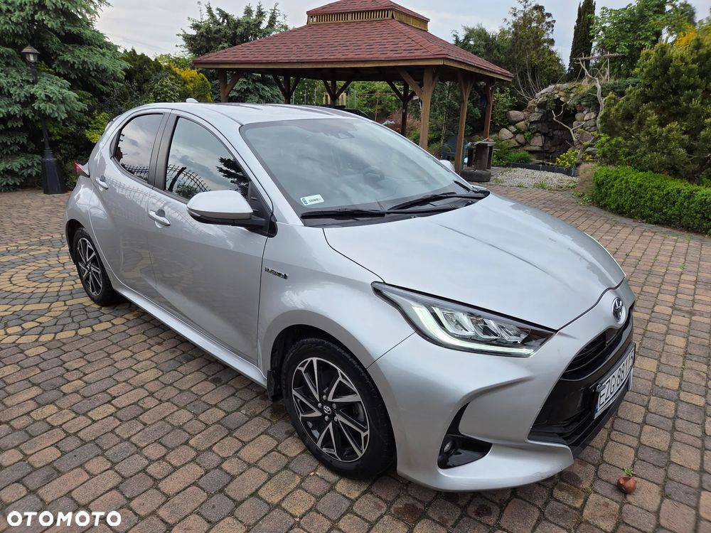 Toyota Yaris Hybrid 100 Premium - 1