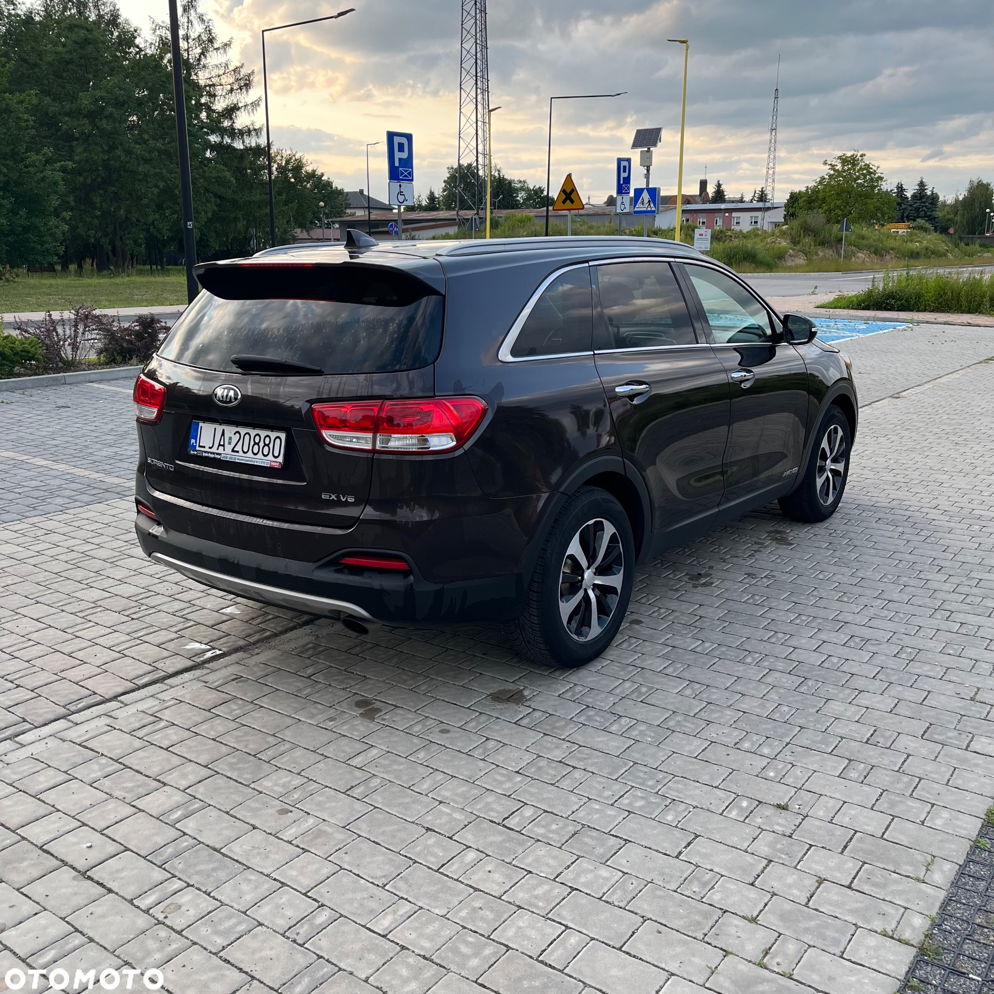 Kia Sorento - 4