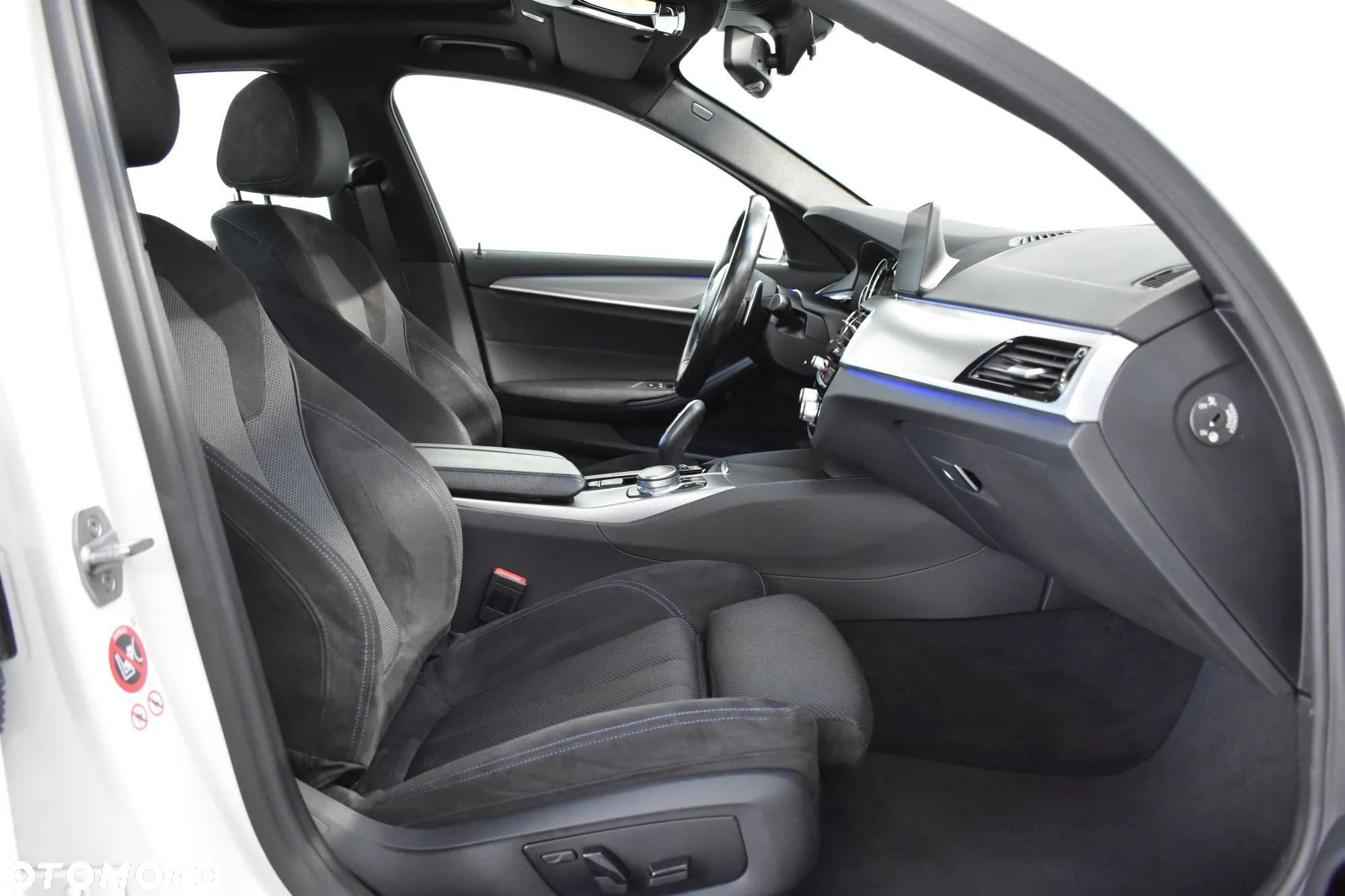 BMW Seria 5 520d M Sport - 22