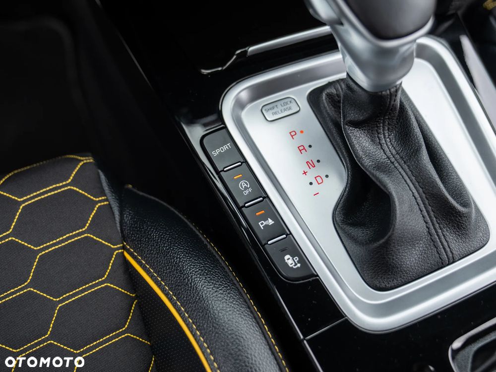 Kia XCeed 1.5 T-GDI Prestige Line DCT - 36