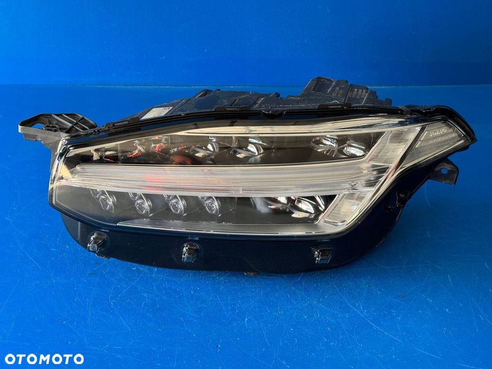 LEWY FULL LED VOLVO XC90 LIFT HIGH BDB EUROPA - 1