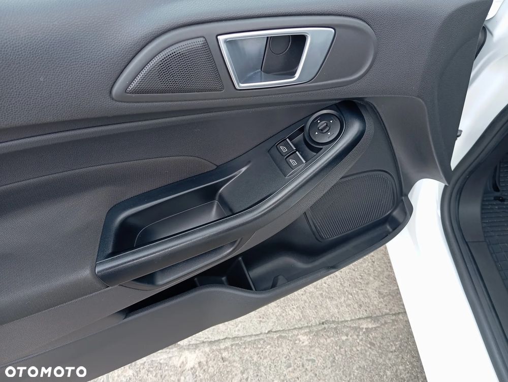 Ford Fiesta 1.25 Ambiente EU5 - 11
