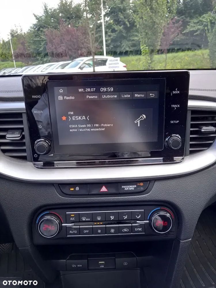 Kia Ceed - 13