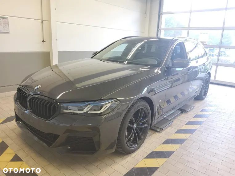 BMW Seria 5 520d xDrive M Sport Edition
