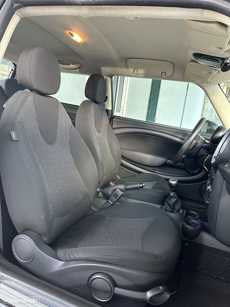 MINI 3 Portas One D - 22