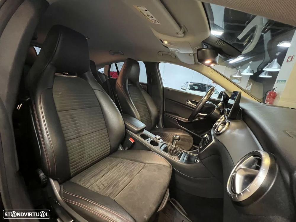 Mercedes-Benz CLA 200 d Shooting Brake AMG Line - 7