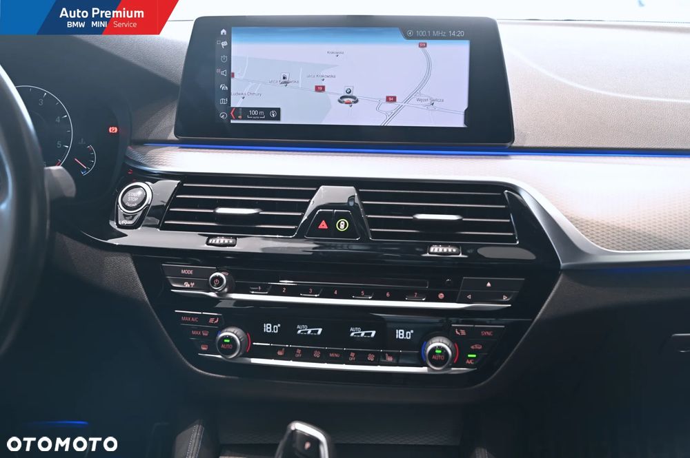 BMW Seria 5 520d xDrive - 17