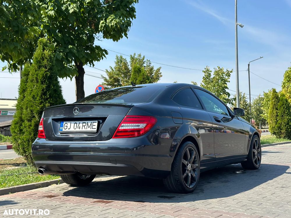 Mercedes-Benz C 220 CDI DPF Coupe (BlueEFFICIENCY) 7G-TRONIC - 4