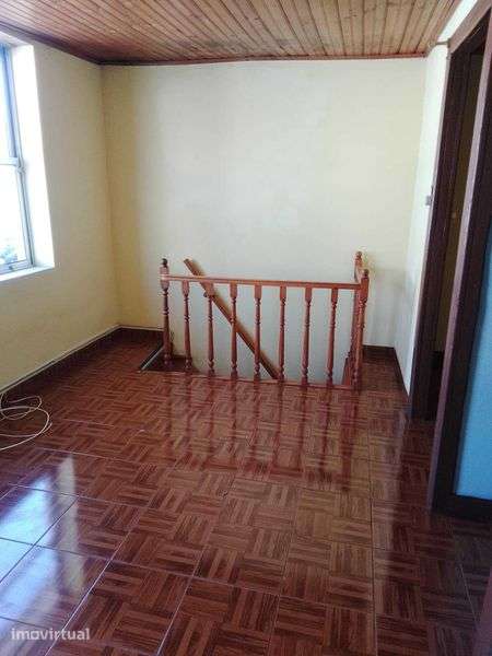 Moradia r/c 1º andar para arrendamento - Grande imagem: 5/8