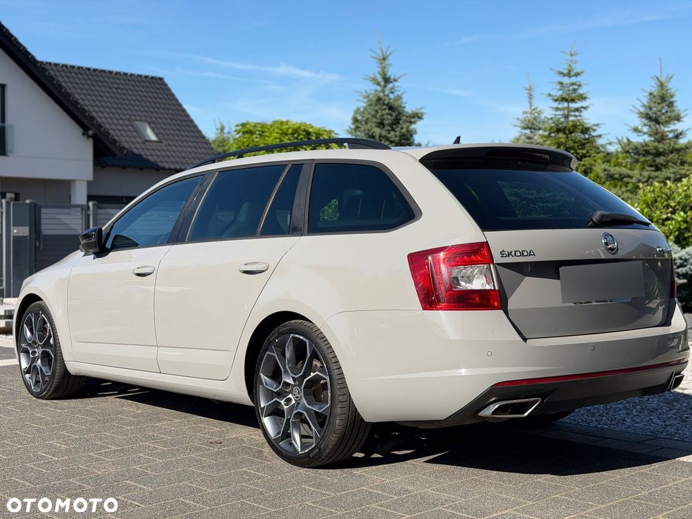 Skoda Octavia 2.0 TDI RS Challenge DSG - 39