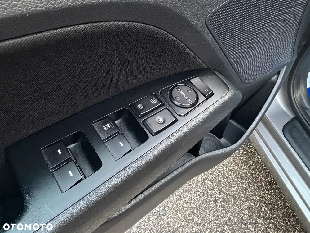 Hyundai Elantra 1.6 Comfort - 31