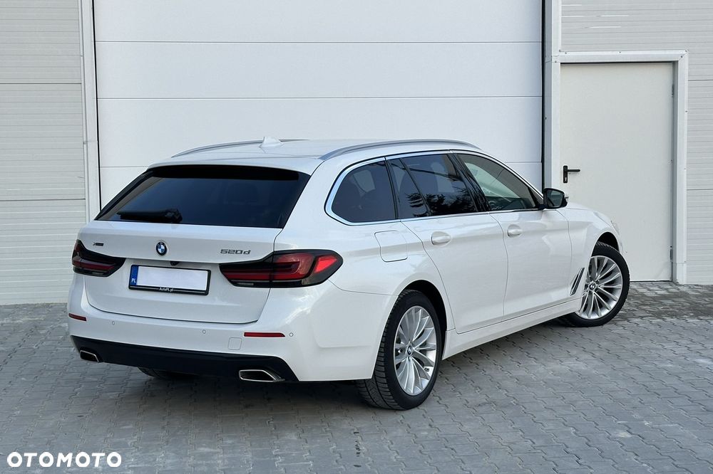 BMW Seria 5 520d xDrive - 5