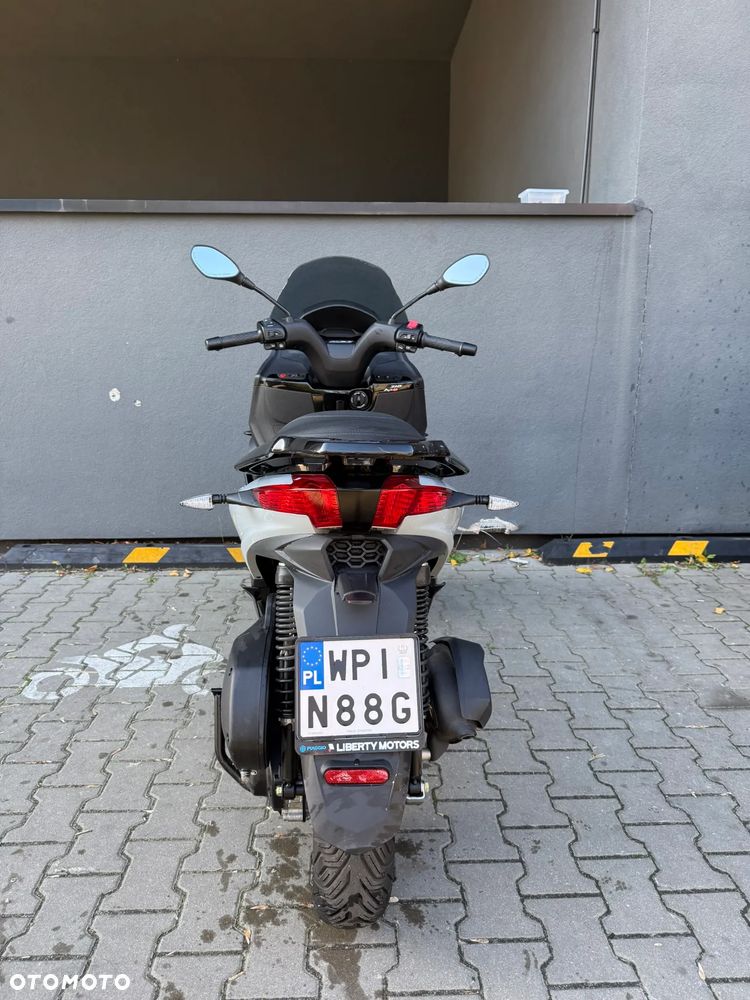 Piaggio MP-3 - 2