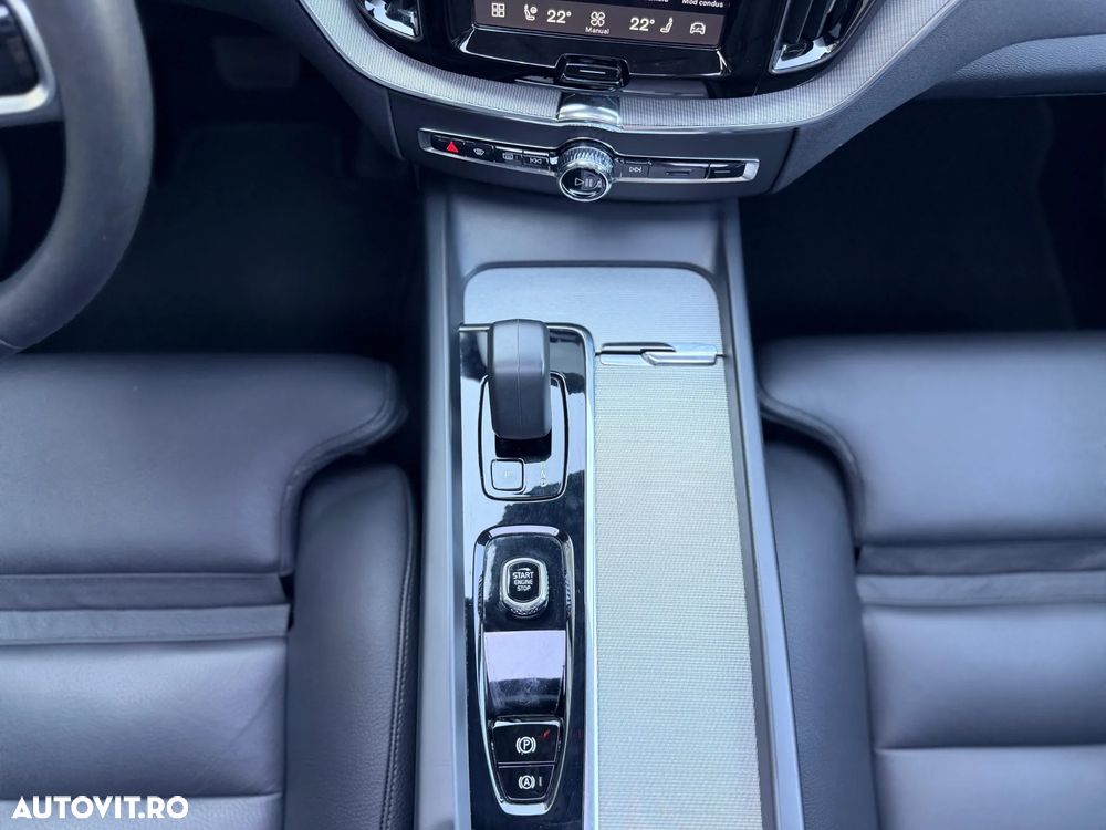 VOLVO XC60 2023 — imagine 15