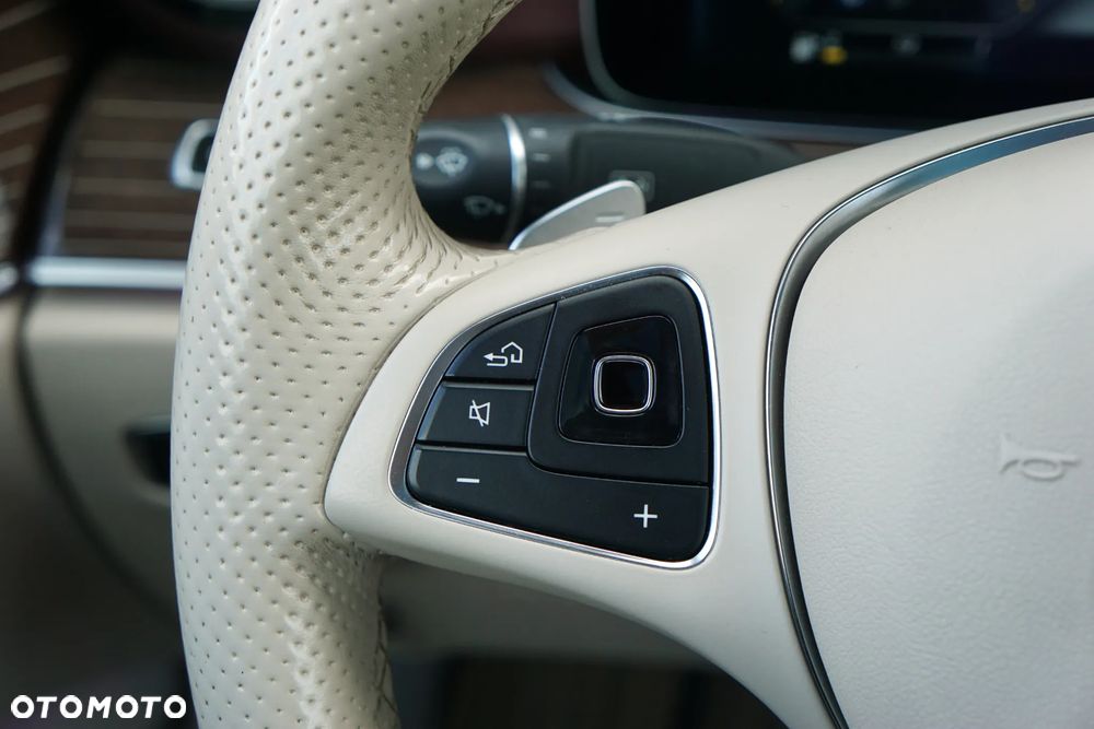 Mercedes-Benz Klasa E 400 Coupe 4-Matic 9G-TRONIC - 24
