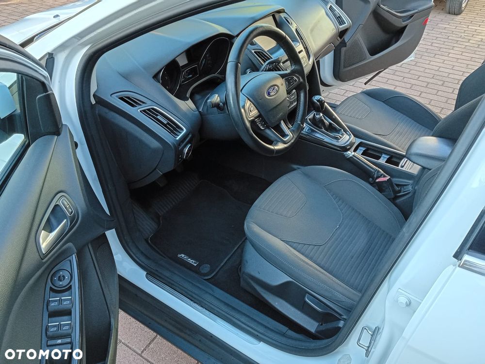 Ford Focus 1.6 TDCi DPF Start-Stopp-System SYNC Edition - 14