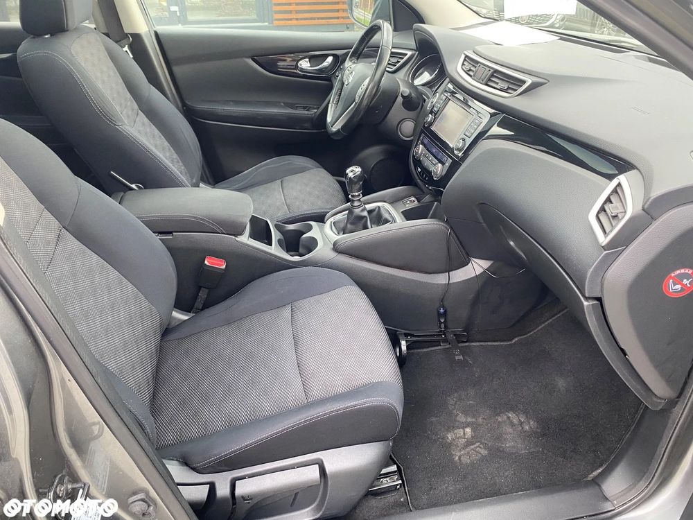 Nissan Qashqai 1.6 DIG-T N-Connecta - 25