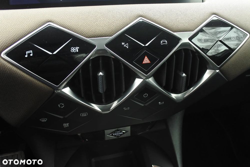 DS Automobiles DS 3 Crossback 1.2 PureTech Performance Line + - 17