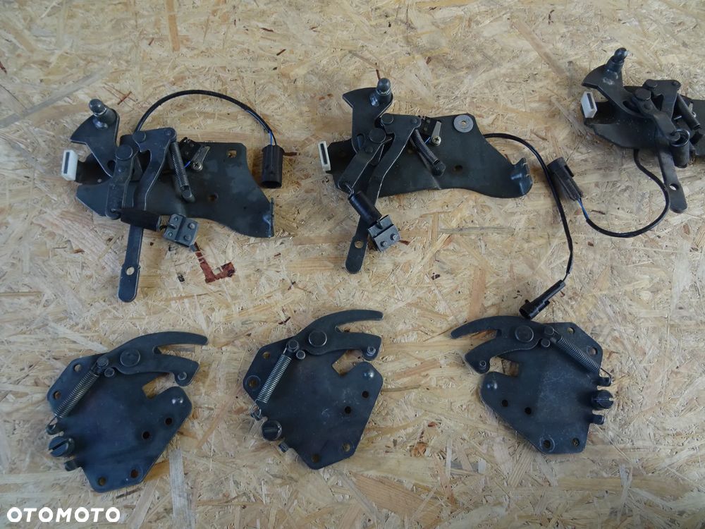 OPEL ASTRA G BERTONE CABRIO ZAMEK RYGIEL KLAPY SCHOWKA DACHU - 1