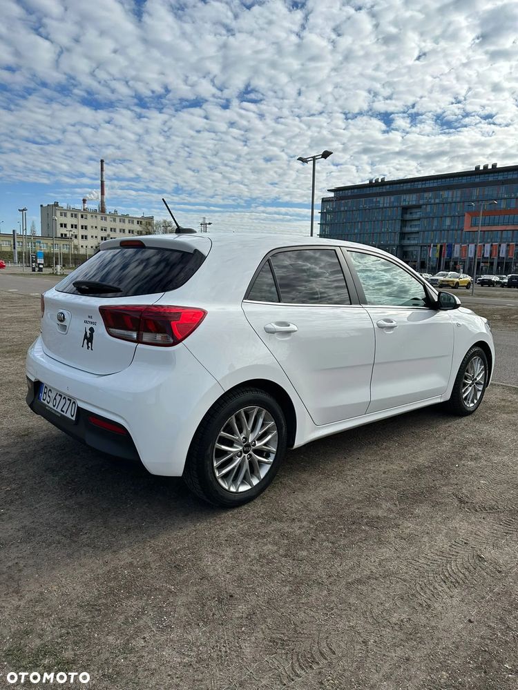 Kia Rio 1.4 L - 7