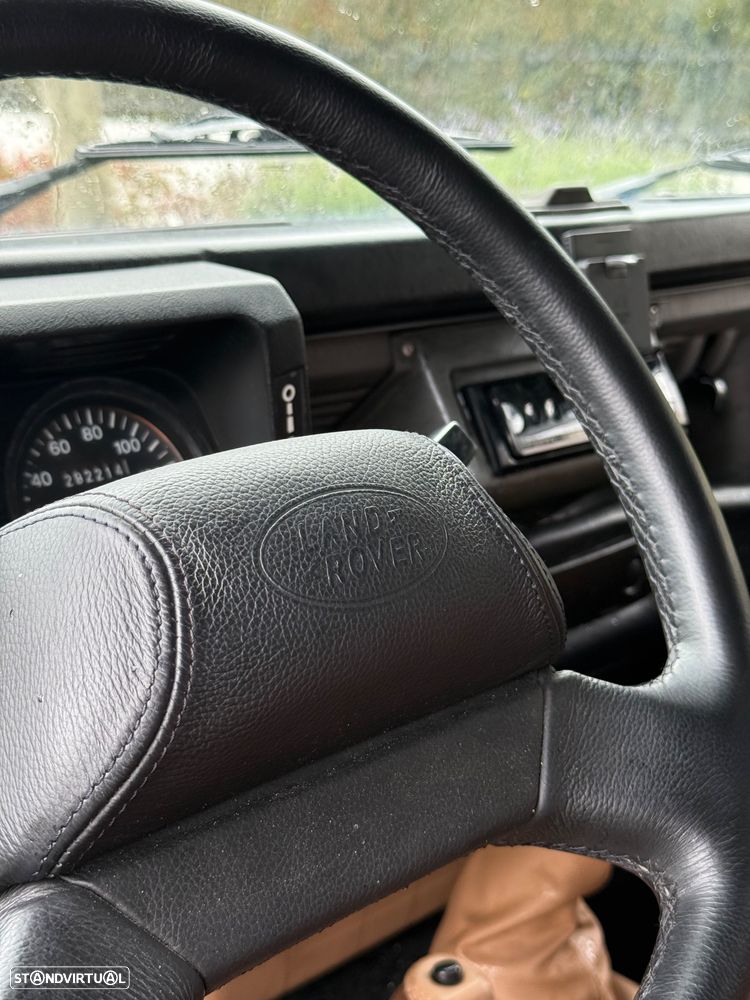 Land Rover Defender 110 SE - 14