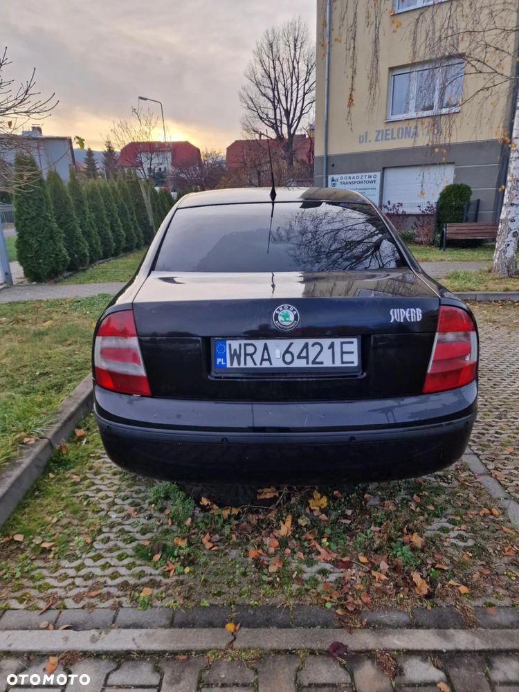 Skoda Superb 2.8 V6 Elegance - 4