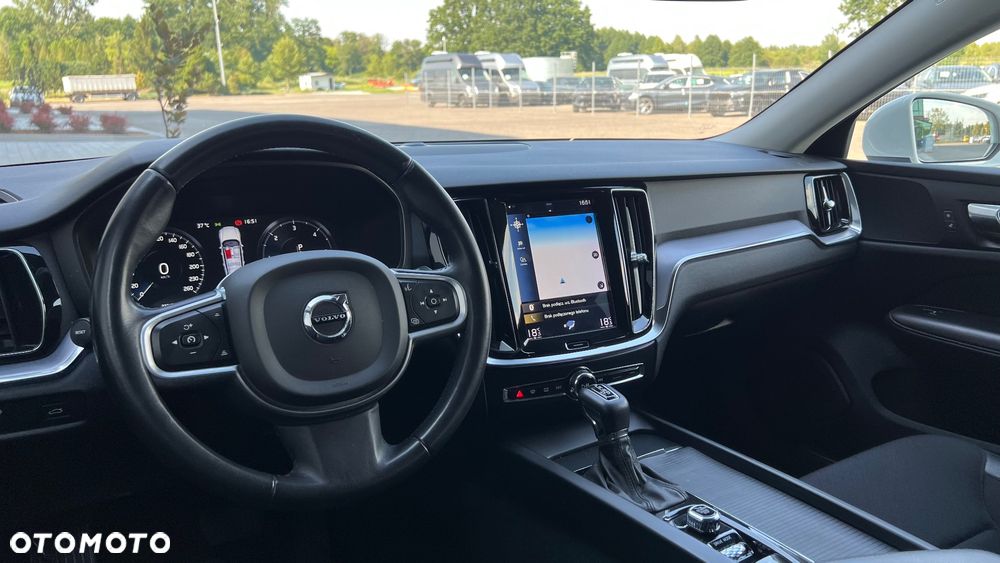 Volvo V60 D3 Momentum Pro - 12