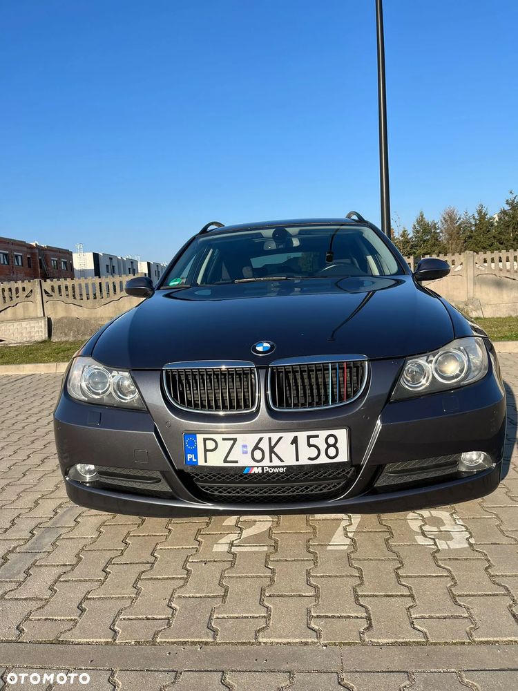 BMW 318I 2008 photo 2