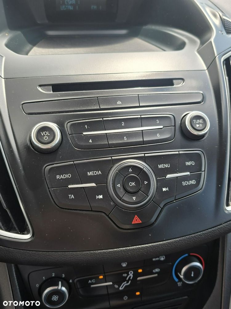 Ford Grand C-MAX - 28