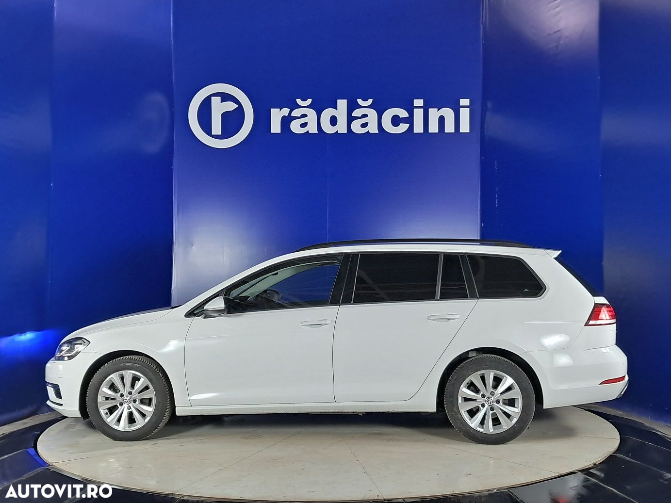 Volkswagen Golf - 2